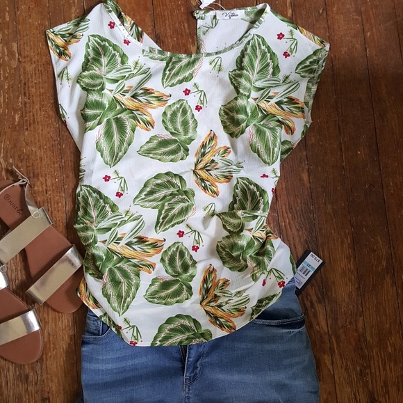 Lightweight floral top - Picture 3 of 5